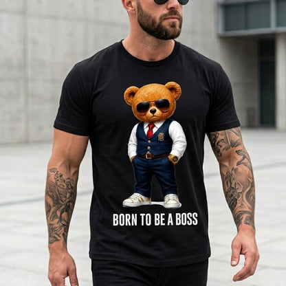 Мъж с черна тениска с принт на елегантно мече с костюм и надпис Born to Be a Boss