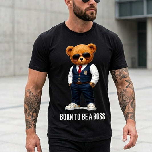 Мъж с черна тениска с принт на елегантно мече с костюм и надпис Born to Be a Boss